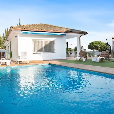 Rosas Villa *